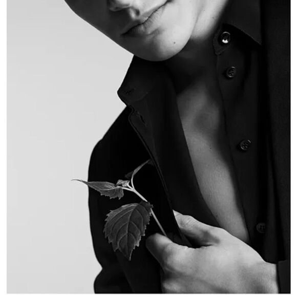 YSL Yves Saint Laurent Tuxedo Candle Fragrance - Picture 5 of 7